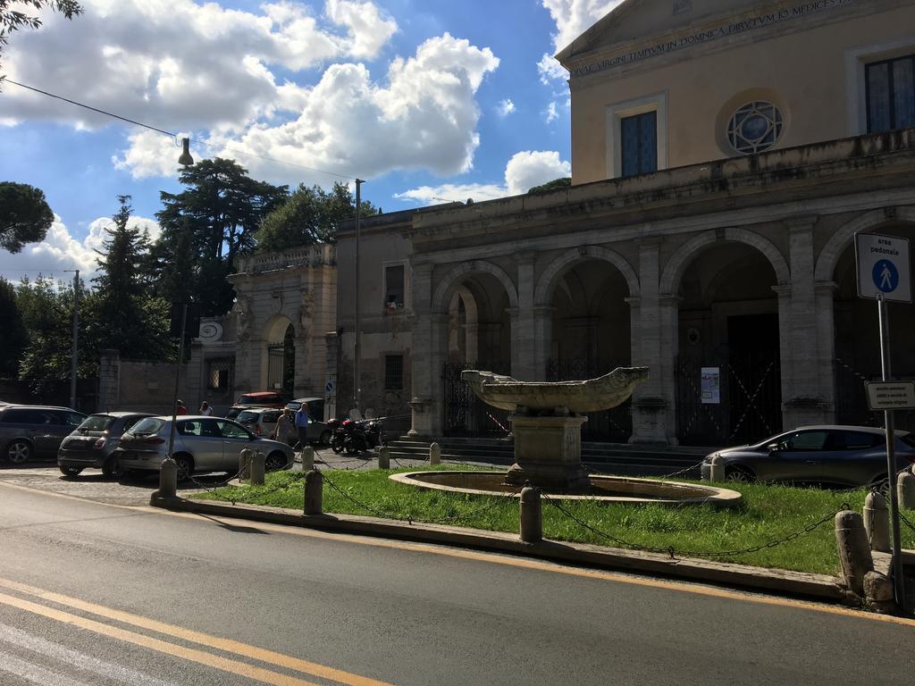 Delightful Apartment 100 Meters From The Colosseum Exterior photo