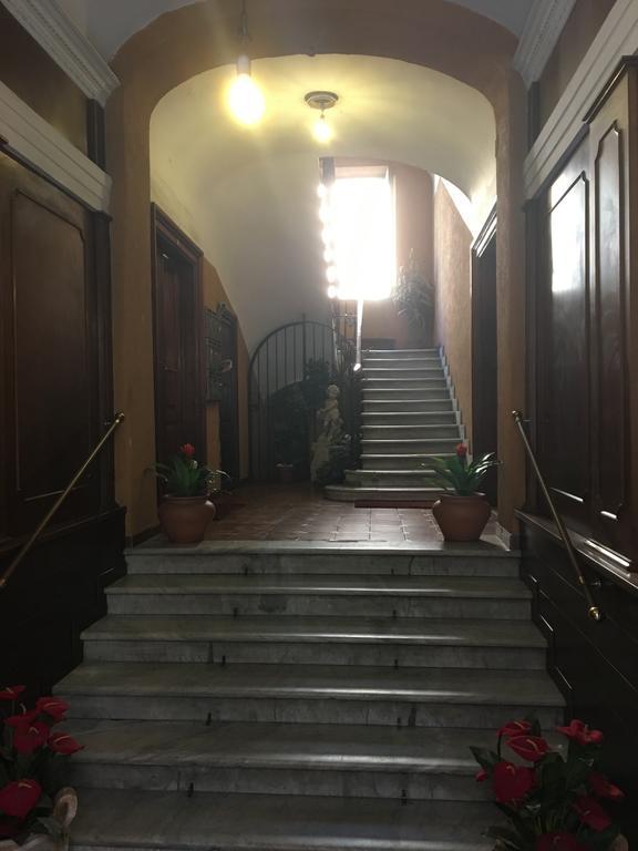 Delightful Apartment 100 Meters From The Colosseum Exterior photo