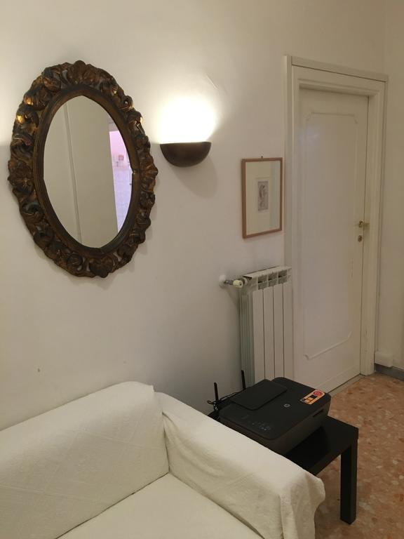 Delightful Apartment 100 Meters From The Colosseum Exterior photo