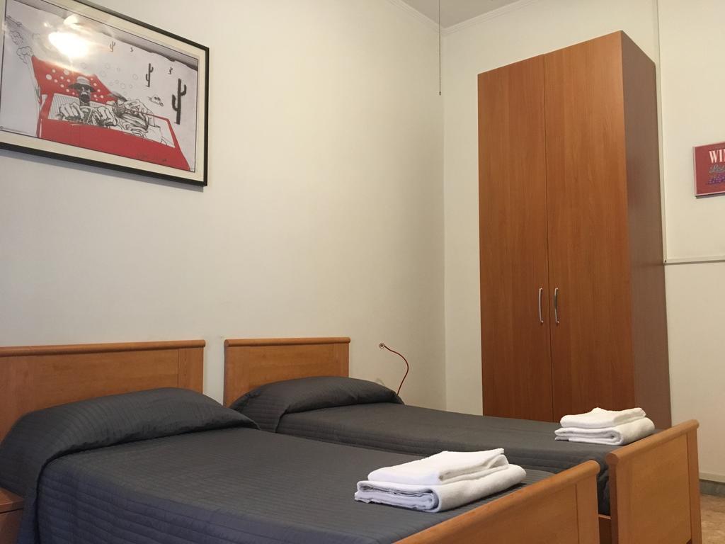 Delightful Apartment 100 Meters From The Colosseum Exterior photo